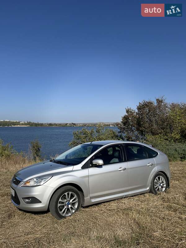 Хэтчбек Ford Focus 2010 в Днепре