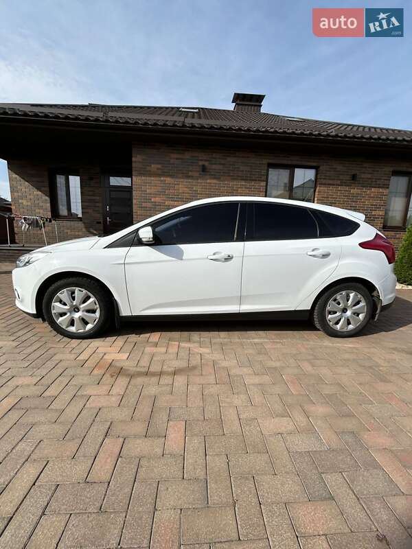Хэтчбек Ford Focus 2013 в Сумах