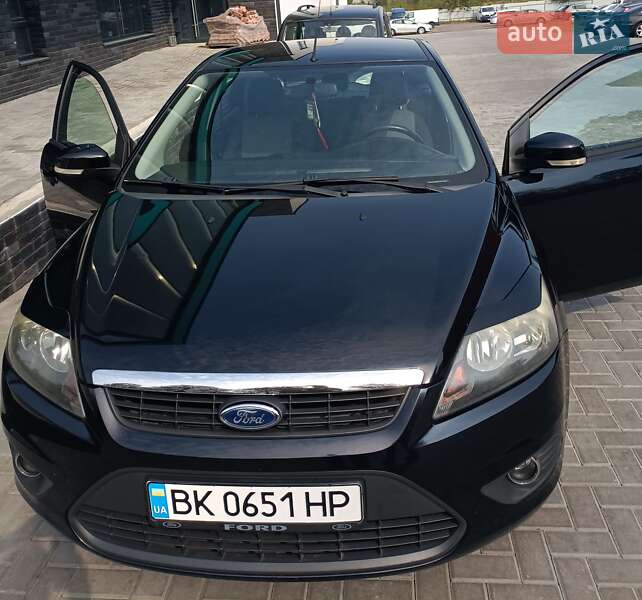 Хэтчбек Ford Focus 2010 в Ровно