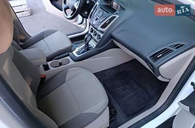 Седан Ford Focus 2014 в 
