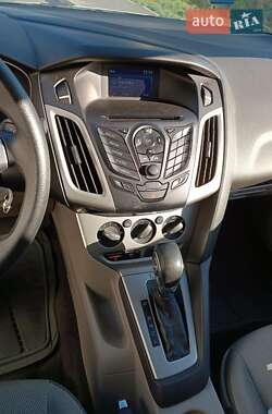 Седан Ford Focus 2014 в 