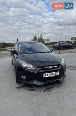 Хэтчбек Ford Focus 2013 в 