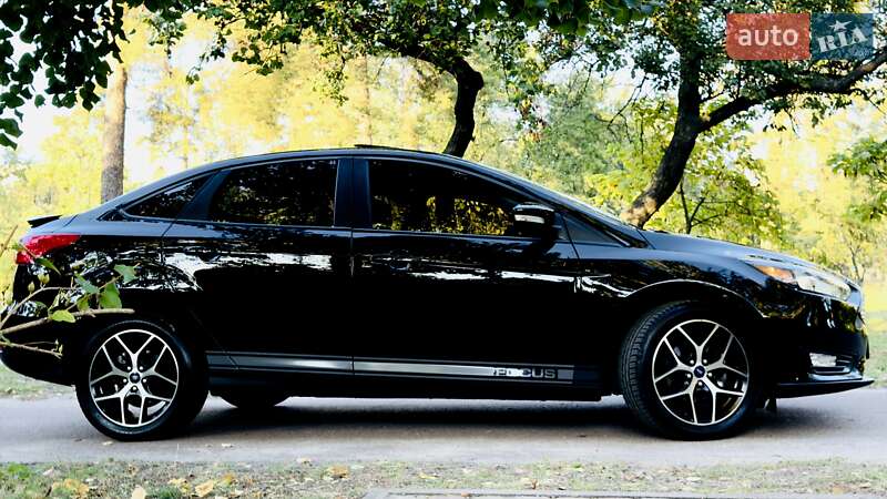 Седан Ford Focus 2017 в Киеве