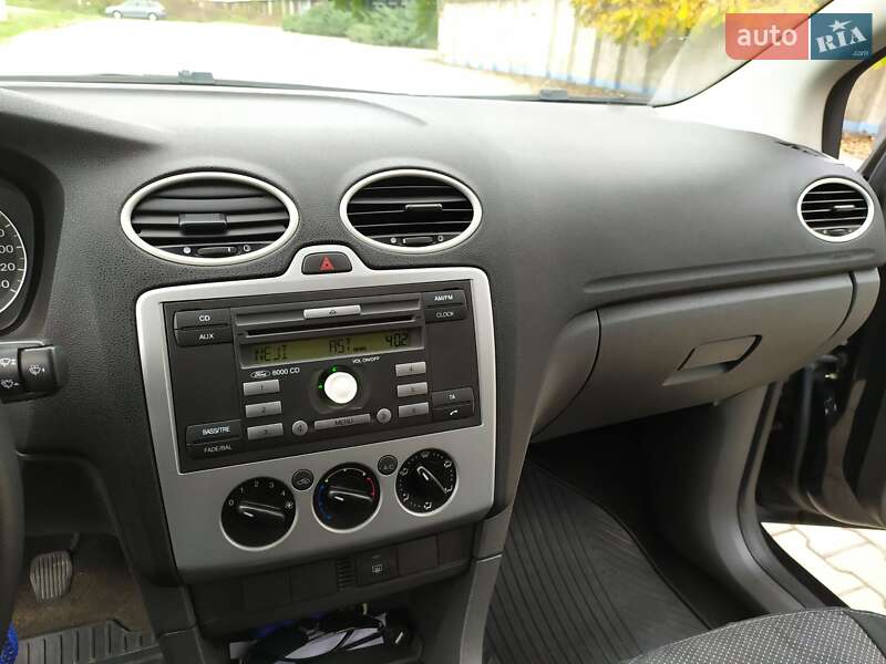 Хэтчбек Ford Focus 2006 в Ужгороде