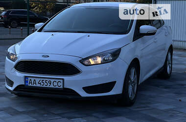 Седан Ford Focus 2016 в Киеве