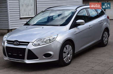 Хэтчбек Ford Focus 2013 в 