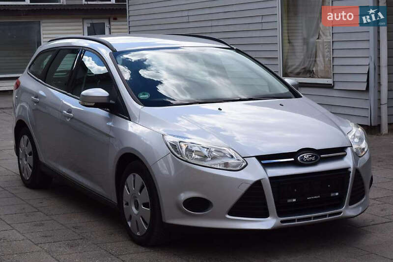 Хэтчбек Ford Focus 2013 в Черновцах