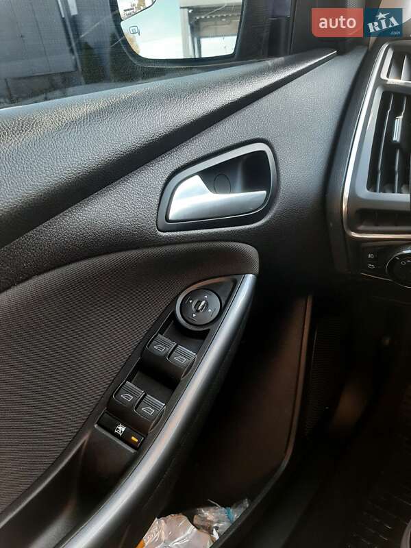 Хэтчбек Ford Focus 2013 в Львове