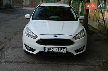 Хэтчбек Ford Focus 2015 в 