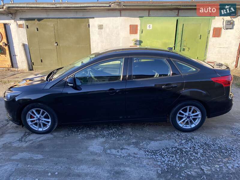 Седан Ford Focus 2015 в Нетішині