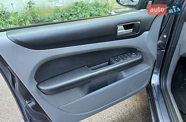 Хэтчбек Ford Focus 2009 в 