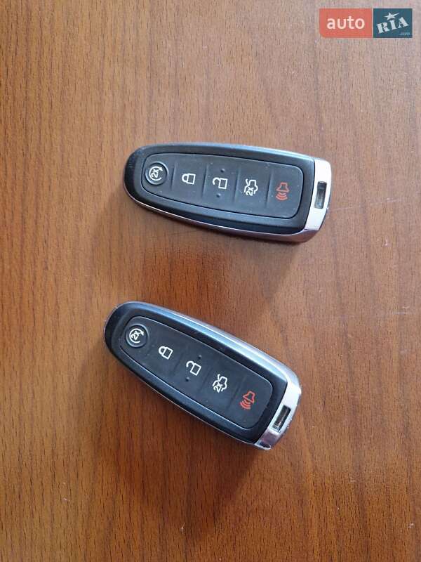 Хэтчбек Ford Focus 2014 в Киеве