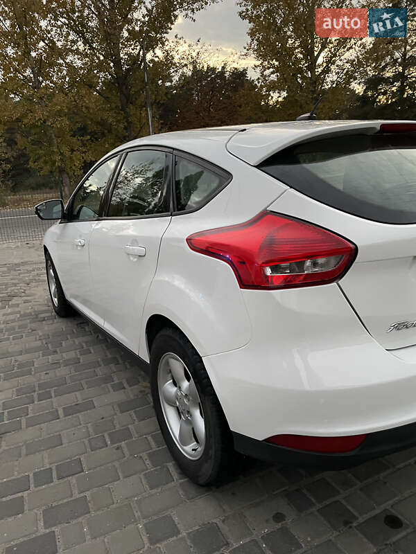 Хетчбек Ford Focus 2015 в Горішніх Плавнях