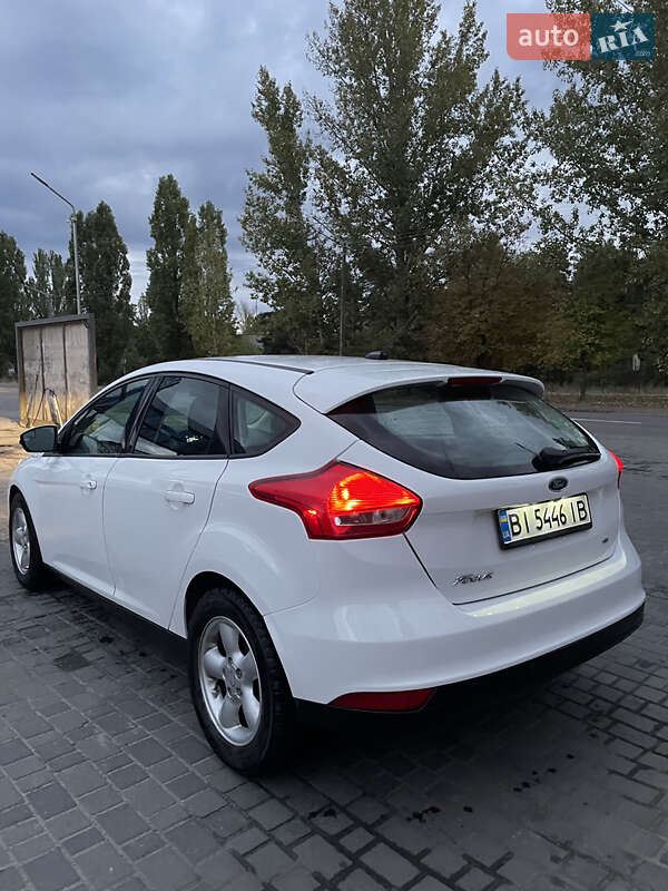 Хетчбек Ford Focus 2015 в Горішніх Плавнях