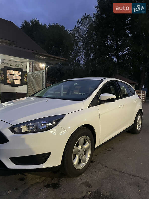 Хетчбек Ford Focus 2015 в Горішніх Плавнях