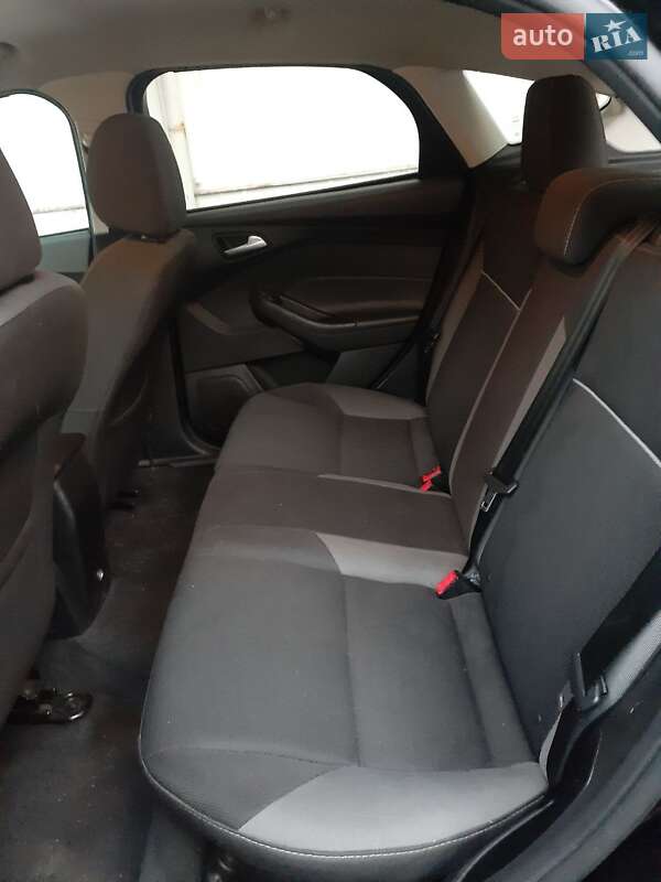 Хэтчбек Ford Focus 2014 в Днепре