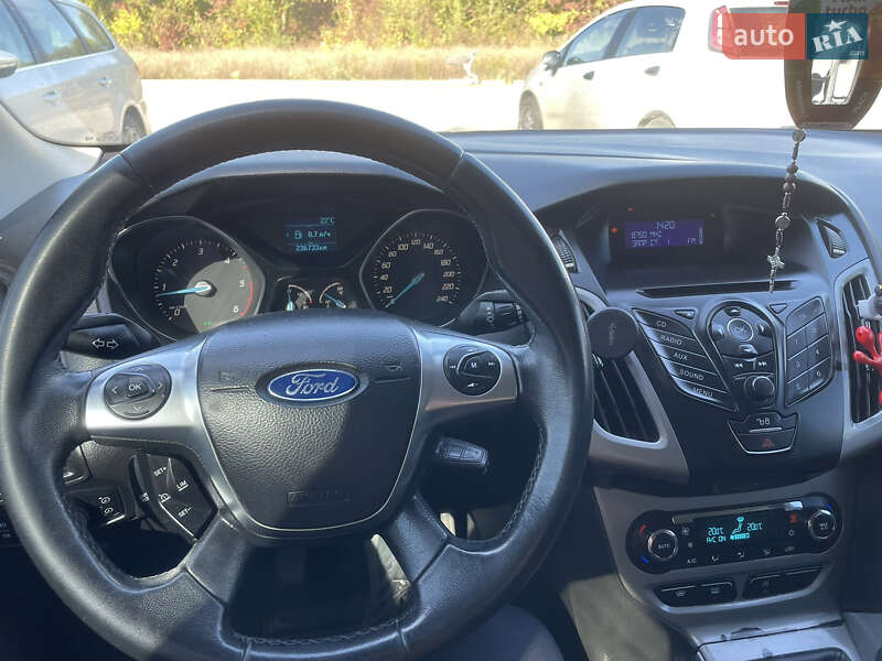 Хэтчбек Ford Focus 2011 в Городке