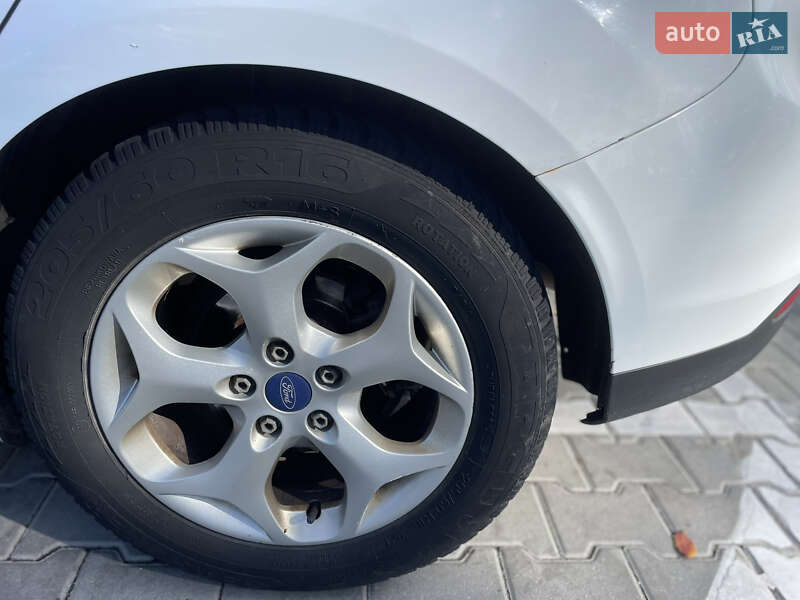 Хэтчбек Ford Focus 2011 в Городке