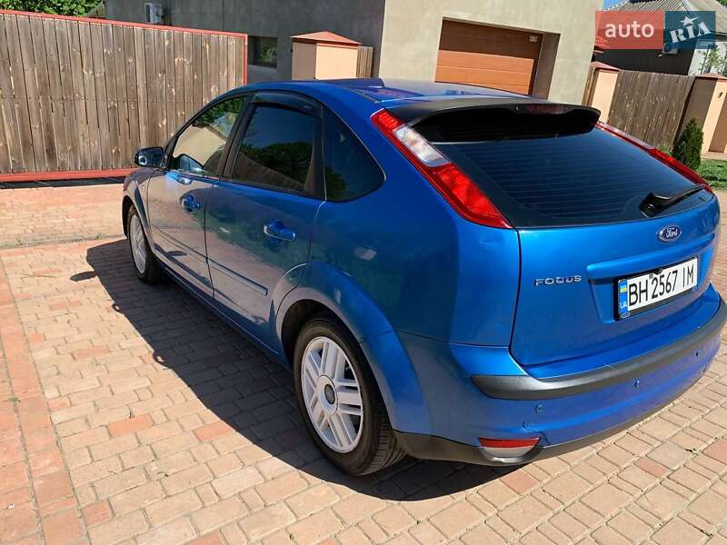 Хэтчбек Ford Focus 2006 в Великой Михайловке