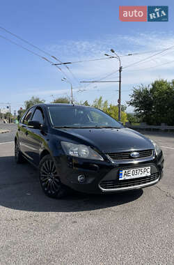 Хэтчбек Ford Focus 2010 в 