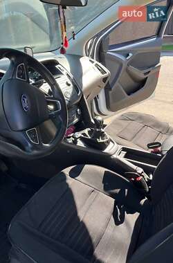 Хэтчбек Ford Focus 2015 в Киеве