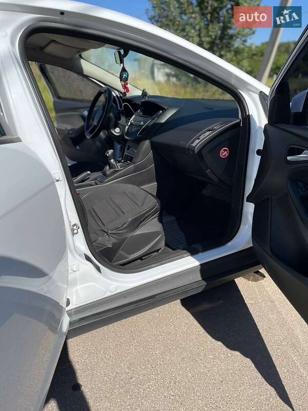 Хэтчбек Ford Focus 2015 в Киеве