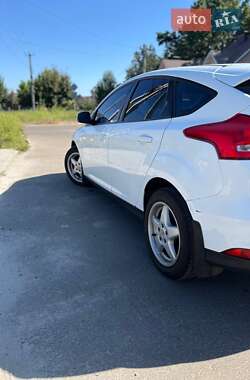 Хэтчбек Ford Focus 2015 в Киеве