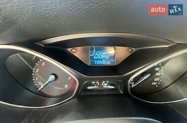 Хэтчбек Ford Focus 2013 в 