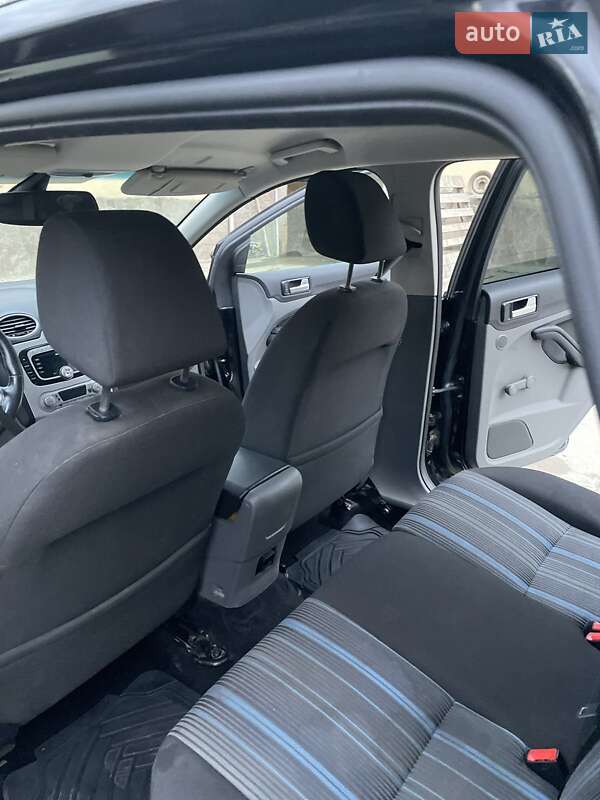 Универсал Ford Focus 2008 в Путиле