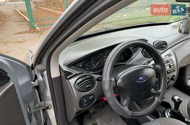 Хэтчбек Ford Focus 2004 в Теофиполе