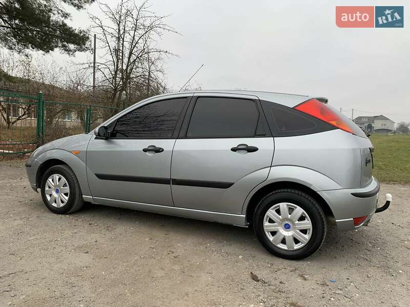 Хэтчбек Ford Focus 2004 в Теофиполе