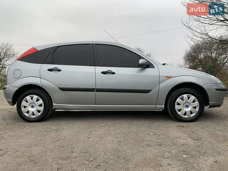 Хэтчбек Ford Focus 2004 в Теофиполе