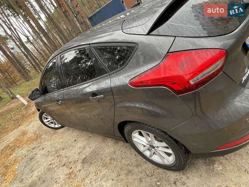 Хэтчбек Ford Focus 2015 в Киеве