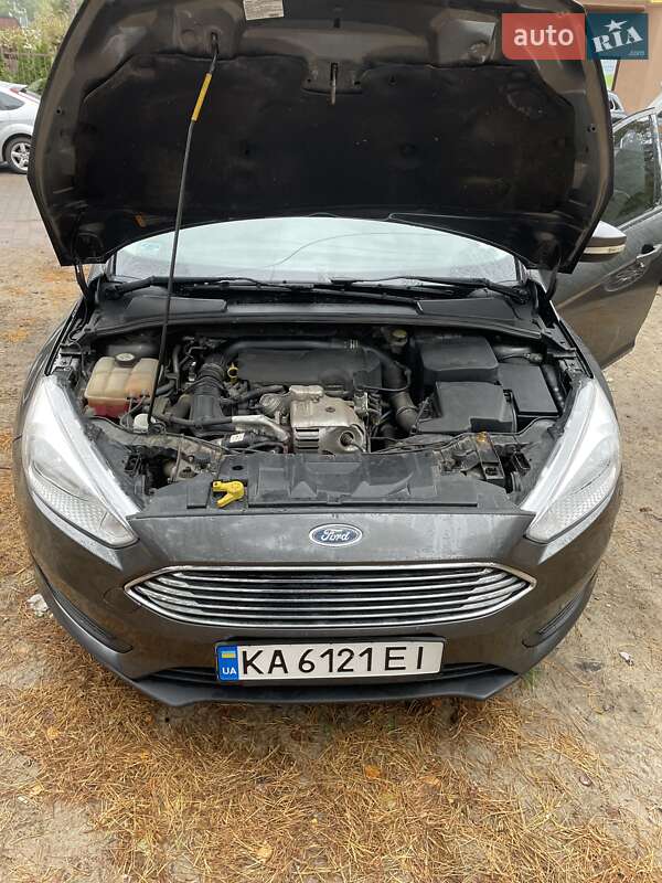 Хэтчбек Ford Focus 2015 в Киеве