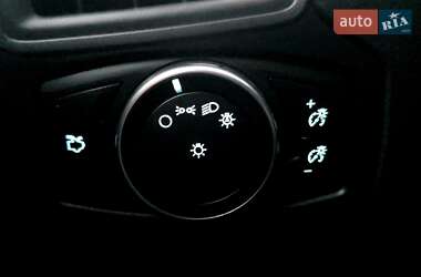 Седан Ford Focus 2015 в 