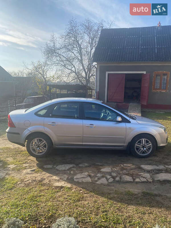 Седан Ford Focus 2005 в Черновцах