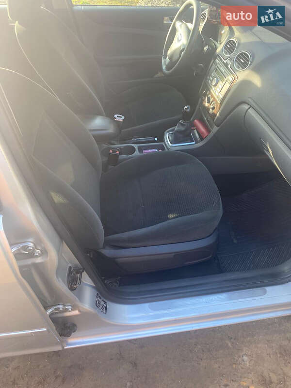 Седан Ford Focus 2005 в Черновцах