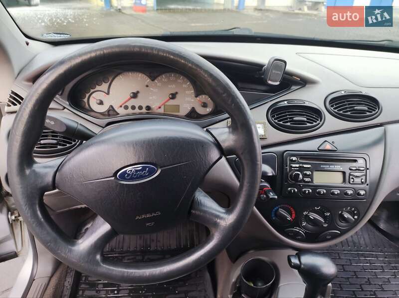 Седан Ford Focus 2003 в Долине
