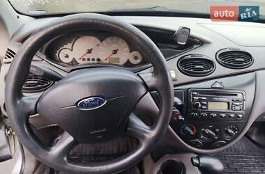 Седан Ford Focus 2003 в 