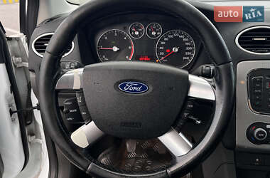 Хэтчбек Ford Focus 2007 в 