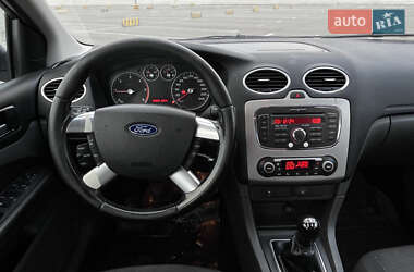 Хэтчбек Ford Focus 2007 в 