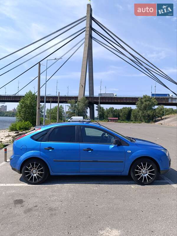 Хэтчбек Ford Focus 2005 в Киеве