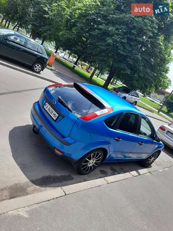 Хэтчбек Ford Focus 2005 в Киеве