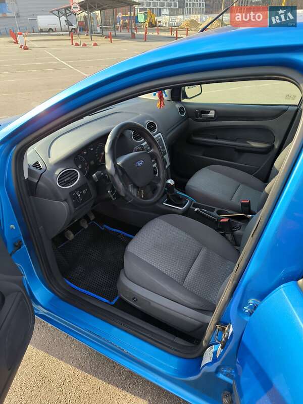 Хэтчбек Ford Focus 2005 в Киеве
