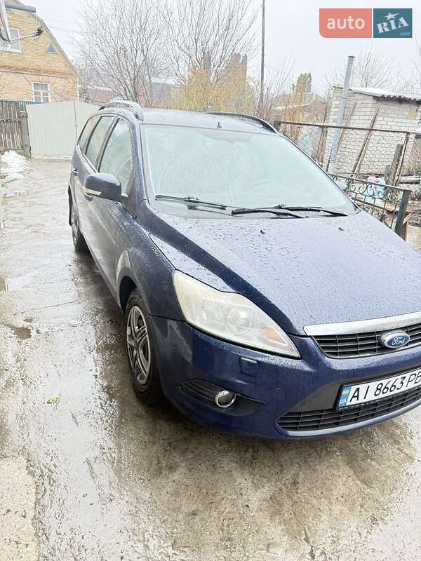 Седан Ford Focus 2010 в 
