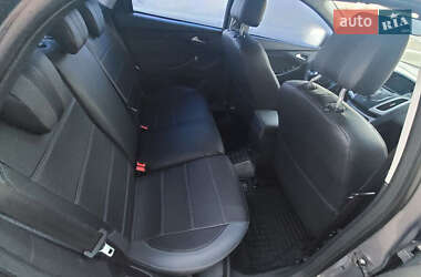 Седан Ford Focus 2012 в 