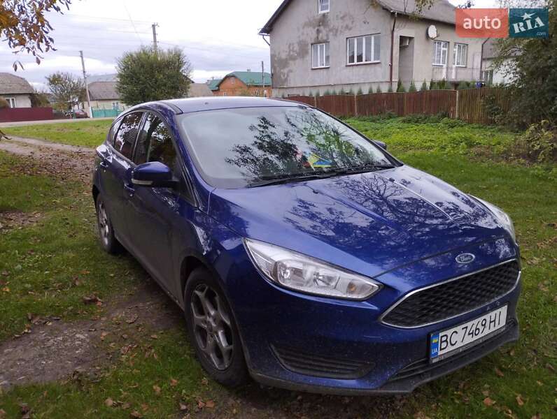 Хэтчбек Ford Focus 2015 в 