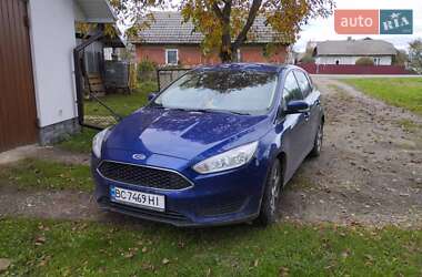 Хэтчбек Ford Focus 2015 в 
