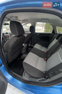 Хетчбек Ford Focus 2010 в 