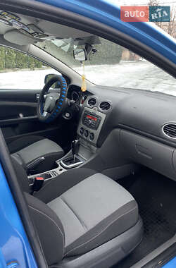 Хетчбек Ford Focus 2010 в 